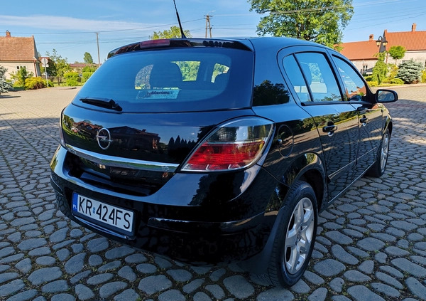 Opel Astra cena 14200 przebieg: 215000, rok produkcji 2007 z Radłów małe 92